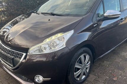 Peugeot 208 138.825 km 5.800 &euro; Sindelfingen 71065
