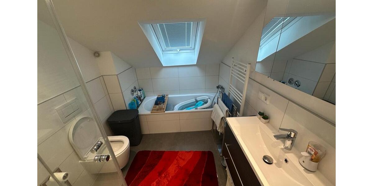 Dachgeschoßwohnung Leonberg - 4.5 Zimmer, 90 m&sup2;, 1.650&euro; | Angebot:26615323