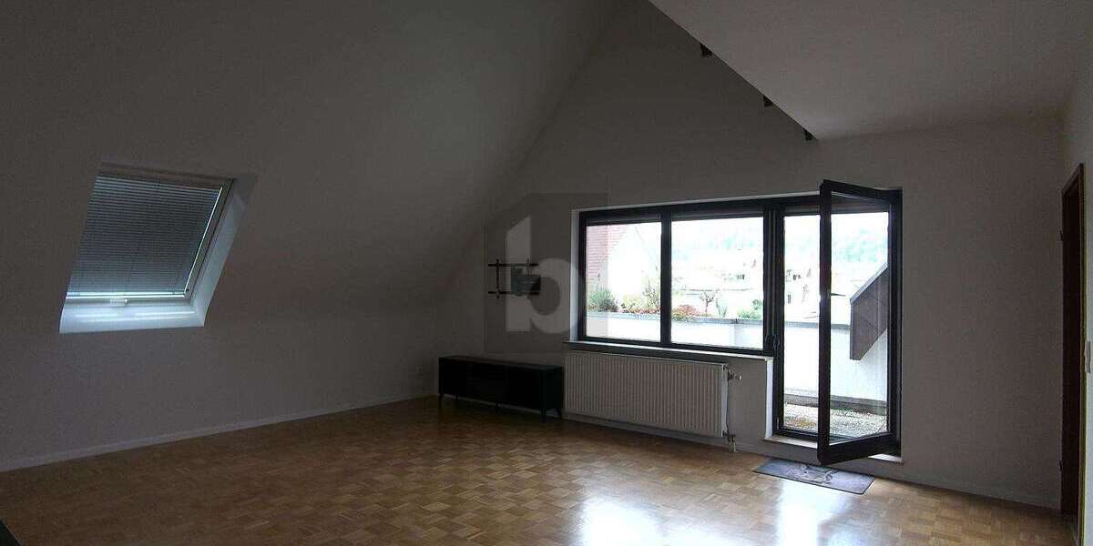 Etagenwohnung Esslingen am Neckar Brühl - 3.5 Zimmer, 125 m&sup2;, 1.550&euro; | Angebot:27117009