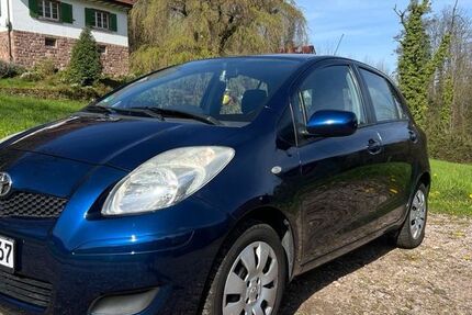 Toyota Yaris 141.000 km 3.500 &euro; Waiblingen 71334