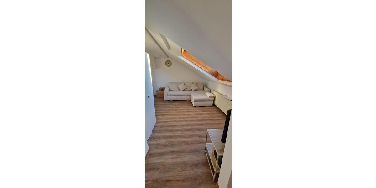 Dachgeschoßwohnung Waiblingen - 2 Zimmer, 45 m&sup2;, 950&euro; | Angebot:26705296