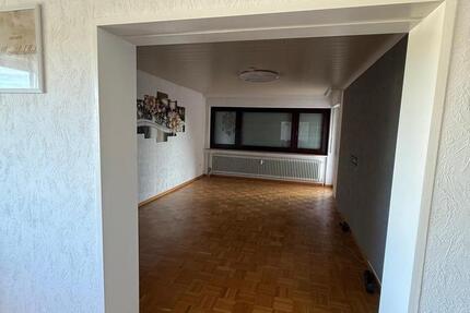 Großzügige 5- Zimmer Wohnung