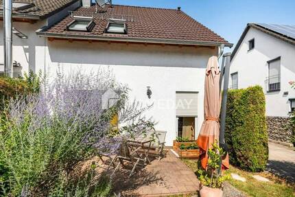 Platz für Ihre Träume: Einfamilienhaus mit Kamin, Terrasse und idealer Lage für die ganze Familie!