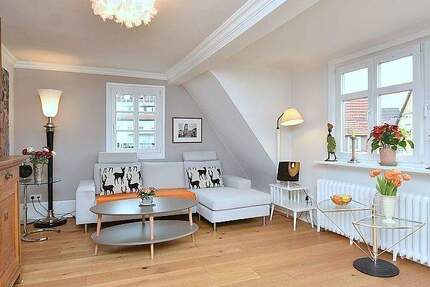 Wunderschön möblierte Dachgeschosswohnung mit Internet zur Zwischenmiete 3 zimmer