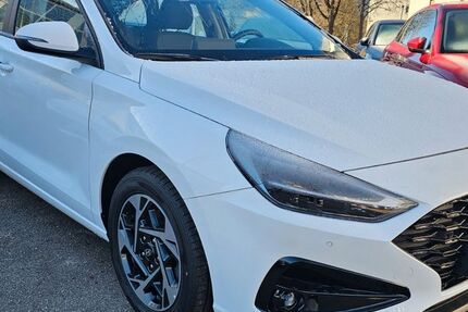 Hyundai i30 23.500 km 16.950 &euro; Leonberg 71229