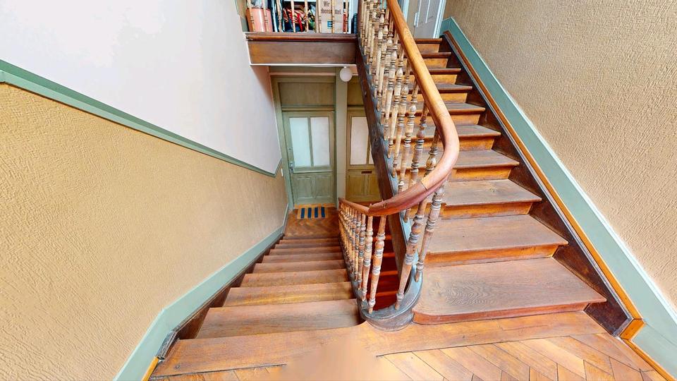 wunderschöne große Maisonette im Heusteigviertel zu verkaufen 8 zimmer