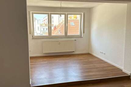 Wohnung Stuttgart Luginsland - 2 Zimmer, 65 m&sup2;, 780&euro; | Angebot:27097524