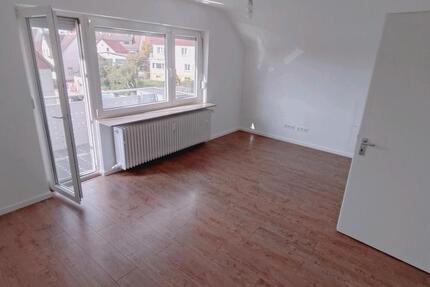Dachgeschosswohnung 3,5 Zimmer mitten in Böblingen zimmer