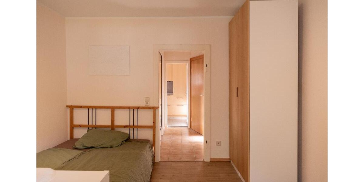 Hochparterre Stuttgart Degerloch - 1.5 Zimmer, 28 m&sup2;, 665&euro; | Angebot:26152553