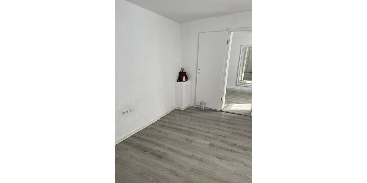Etagenwohnung Asperg - 3 Zimmer, 60 m&sup2;, 990&euro; | Angebot:26350159
