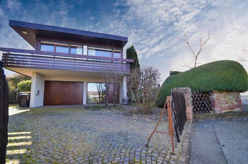 Traumhaftes Einfamilienhaus mit möglicher EinliegerWohnung in Böblingen !