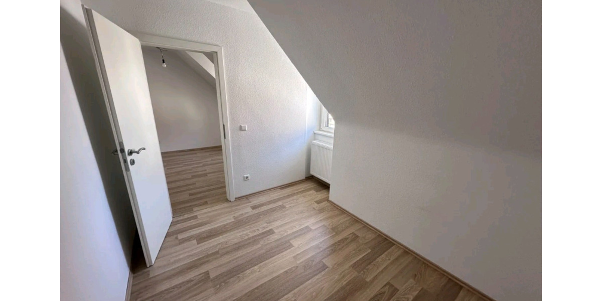 Dachgeschoßwohnung Stuttgart Hedelfingen - 3.5 Zimmer, 58 m&sup2;, 1.000&euro; | Angebot:24859694