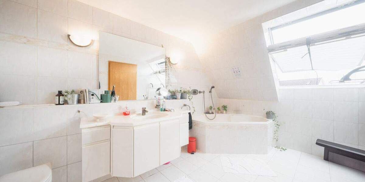 Mehrfamilienhaus, Wohnhaus Stuttgart Möhringen - 5 Zimmer, 158 m&sup2;, 595.000&euro; | Angebot:25685471