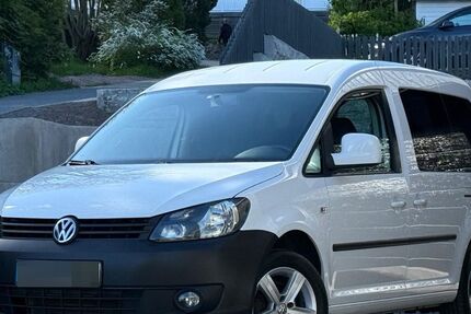 VW Caddy 103.691 km 12.490 &euro; Esslingen am Neckar 73730