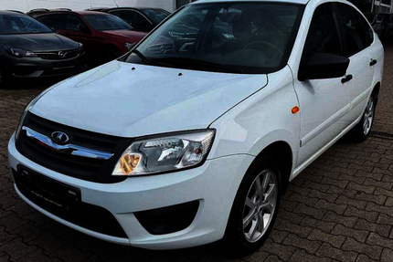 Lada Granta 82.757 km 4.995 &euro; Stuttgart 70597