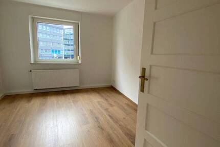 Erlenstegen ! Helle chice renoviert 3-ZW, 64 m², Laminatböden, Gartenmitbenutzung, 1.OG ohne Aufzug