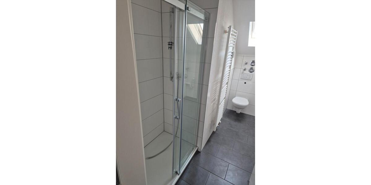 Dachgeschoßwohnung Leonberg - 3 Zimmer, 82 m&sup2;, 1.050&euro; | Angebot:26083451