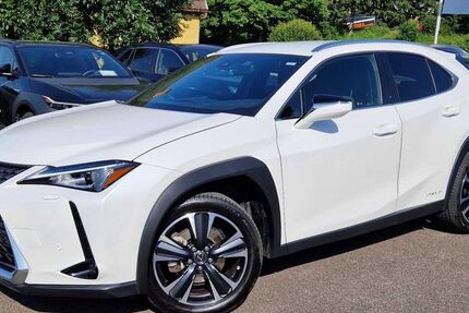 Lexus UX 28.222 km 26.400 € Nürtingen 72622