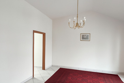 Helle und gepflegte 2,5 Zimmerwohnung mit sonniger Loggia