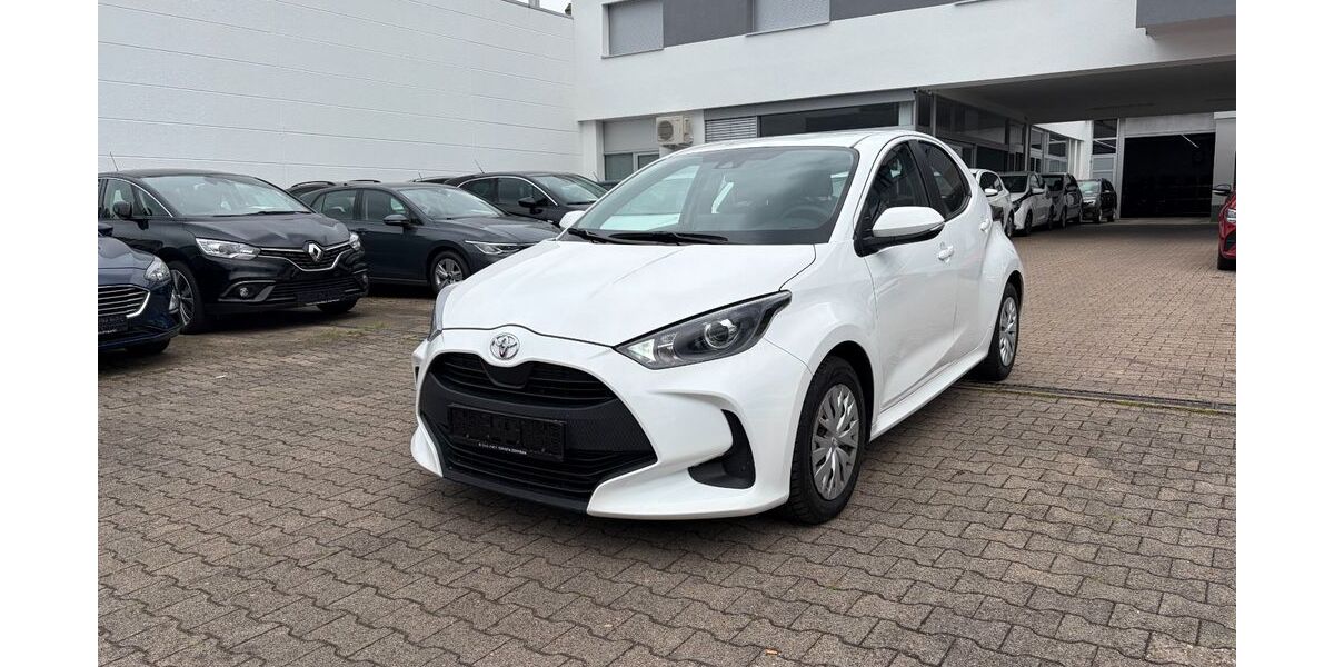 Toyota Yaris 107.390 km 9.995 &euro; Stuttgart 70597