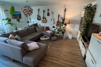 Schöne 3,5 Zimmer Eigentumswohnung mit 2 Balkonen