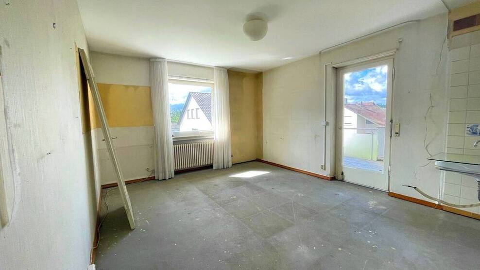 S-Schönberg: 2-3-Familienhaus mit viel Potenzial in bester Lage!***