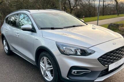 Ford Focus 65.322 km 15.999 € Stuttgart 70469