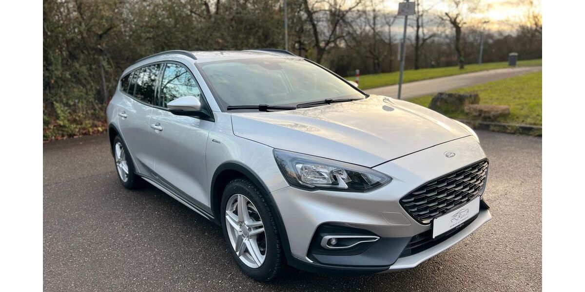 Ford Focus 65.322 km 15.999 € Stuttgart 70469