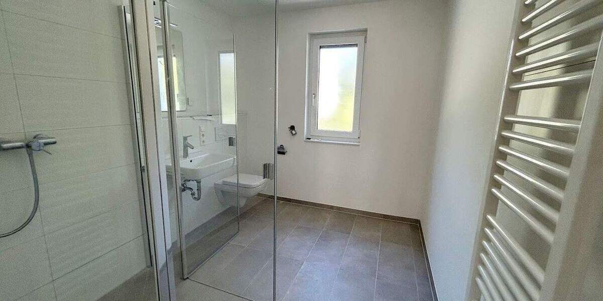 Etagenwohnung Stuttgart Untertürkheim - 3 Zimmer, 80 m&sup2;, 1.440&euro; | Angebot:24723643