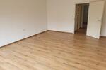 Lichtdurchflutete 4-Zimmer-Wohnung mit großem Balkon & Garage