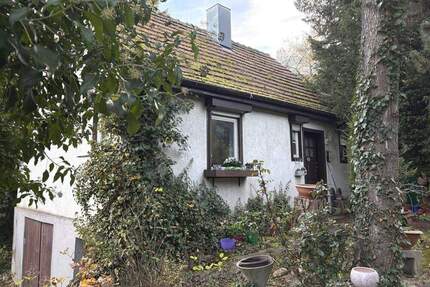 Attraktives Grundstück mit EFH zur Neubebauung 3 zimmer