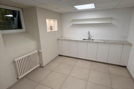 Raum zur Vermietung im Beauty-Bereich. zimmer