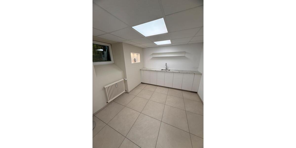 Raum zur Vermietung im Beauty-Bereich. zimmer