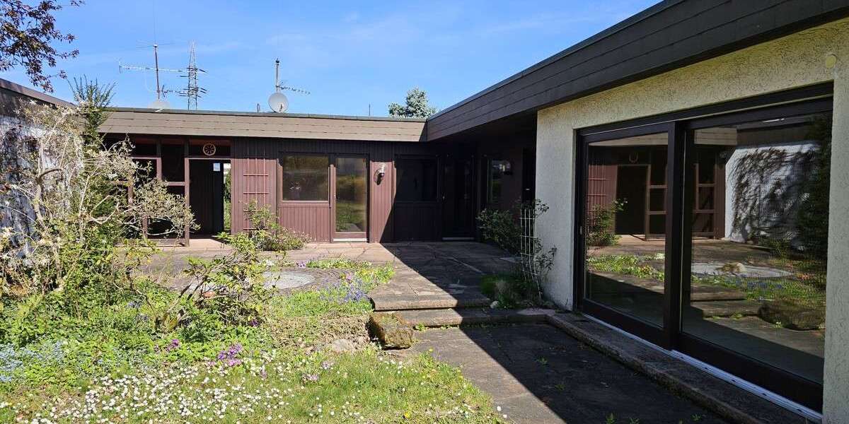 Einfamilienhaus Stuttgart / Dürrlewang Dürrlewang - 10 Zimmer, 222 m&sup2;, 1.090.000&euro; | Angebot:23689085