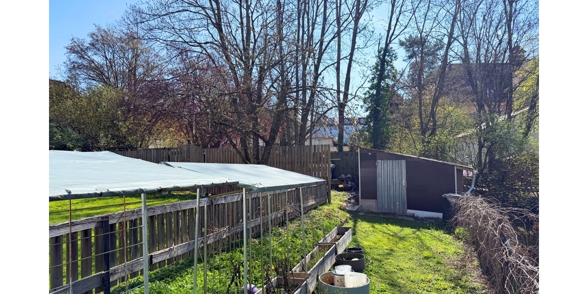 „Charmante Doppelhaushälfte mit großem Grundstück und Entwicklungsmöglichkeiten“ - Doppelhaushälfte Waiblingen / Neustadt Rems-Murr-Kreis Kreis | Angebot:26088410