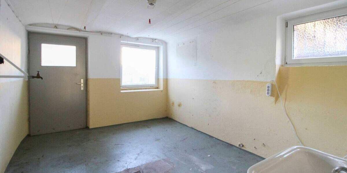 Mehrfamilienhaus, Wohnhaus Stuttgart Botnang - 9 Zimmer, 204 m&sup2;, 1.200.000&euro; | Angebot:25043366