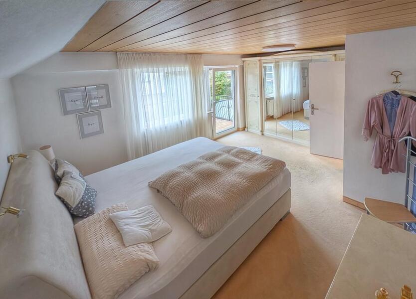 Freistehendes Einfamilienhaus mit EinliegerWohnung