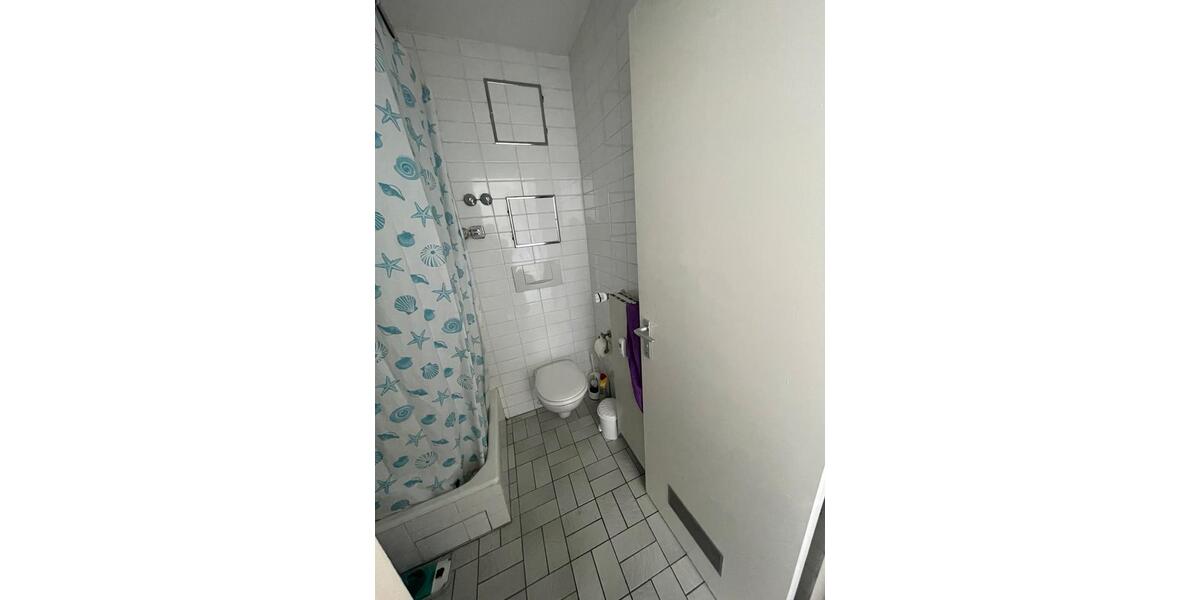Etagenwohnung Stuttgart Luginsland - 1.5 Zimmer, 40 m&sup2;, 860&euro; | Angebot:26625620