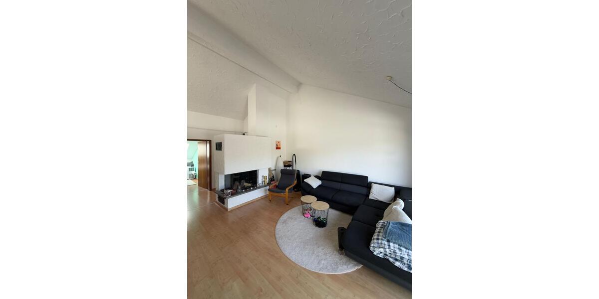 Dachgeschoßwohnung Stuttgart Mühlhausen - 2 Zimmer, 60 m&sup2;, 915&euro; | Angebot:26539701