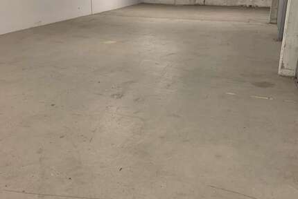 Halle in Fellbach 1.675 € 130 m²