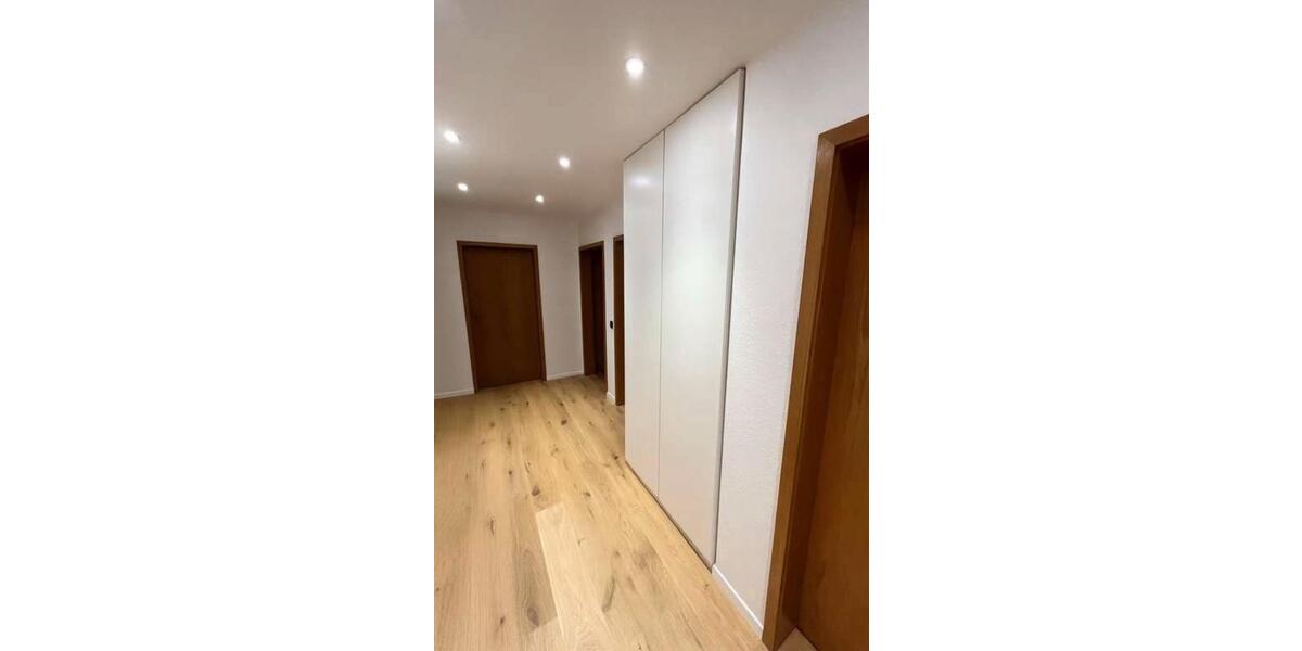 Dachgeschoßwohnung Markgröningen - 4.5 Zimmer, 92 m&sup2;, 389.000&euro; | Angebot:26704117