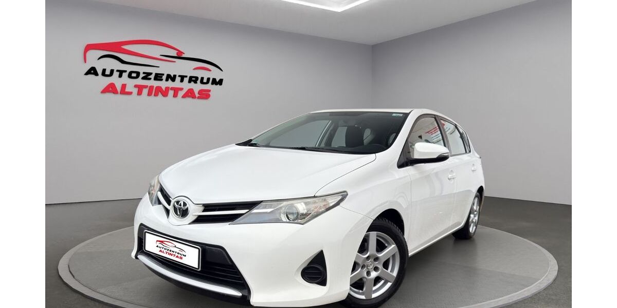 Toyota Auris 97.000 km 9.200 &euro; Holzgerlingen 71088