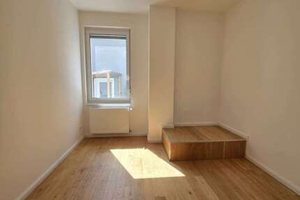 Wohnung Stuttgart Zuffenhausen - 4.5 Zimmer, 131 m&sup2;, 2.030&euro; | Angebot:27136636