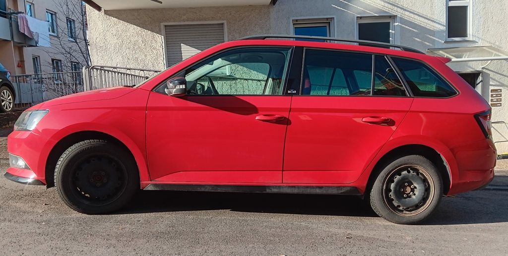 Skoda Fabia 122.800 km 12.500 &euro; Stuttgart 70195