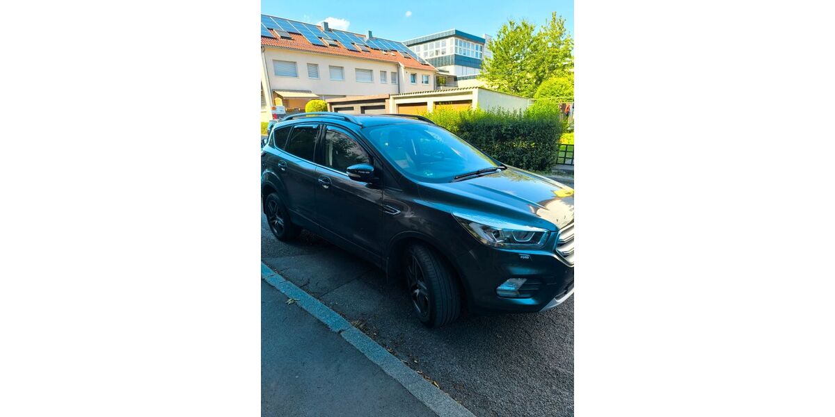 Ford Kuga 109.000 km 12.400 &euro; Gerlingen 70839