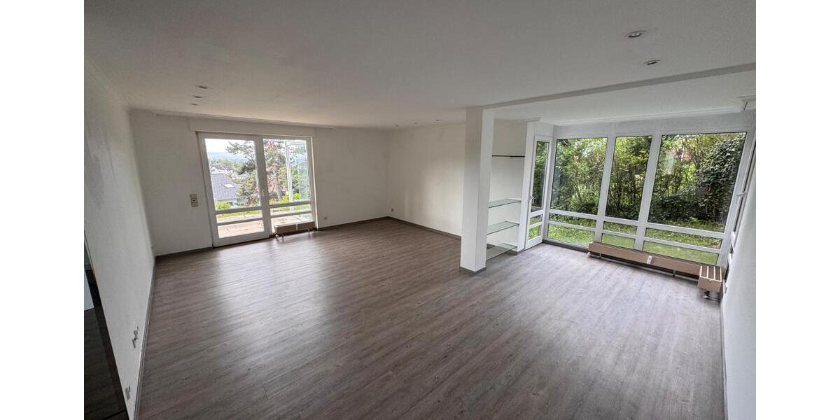 Erdgeschoßwohnung Esslingen am Neckar Hegensberg - 4.5 Zimmer, 109 m&sup2;, 1.300&euro; | Angebot:26311596