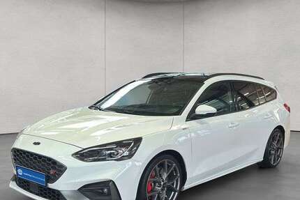 Ford Focus 50.027 km 25.590 € Stuttgart 70565