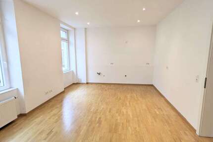 Wohnung zum Mieten in Stuttgart 2.097 € 122 m² 4 zimmer