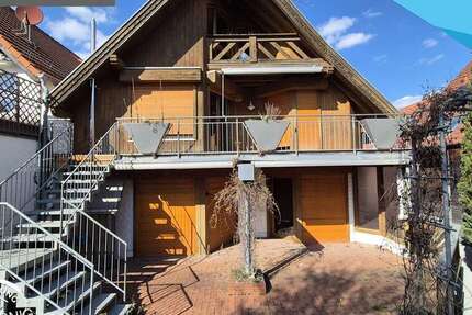 Haus zum Kaufen in Sindelfingen 950.000 € 250.57 m² 9 zimmer