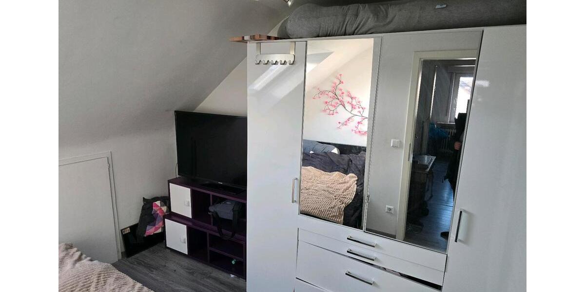Dachgeschoßwohnung Ludwigsburg Hoheneck - 2 Zimmer, 33 m&sup2;, 135.000&euro; | Angebot:25047729